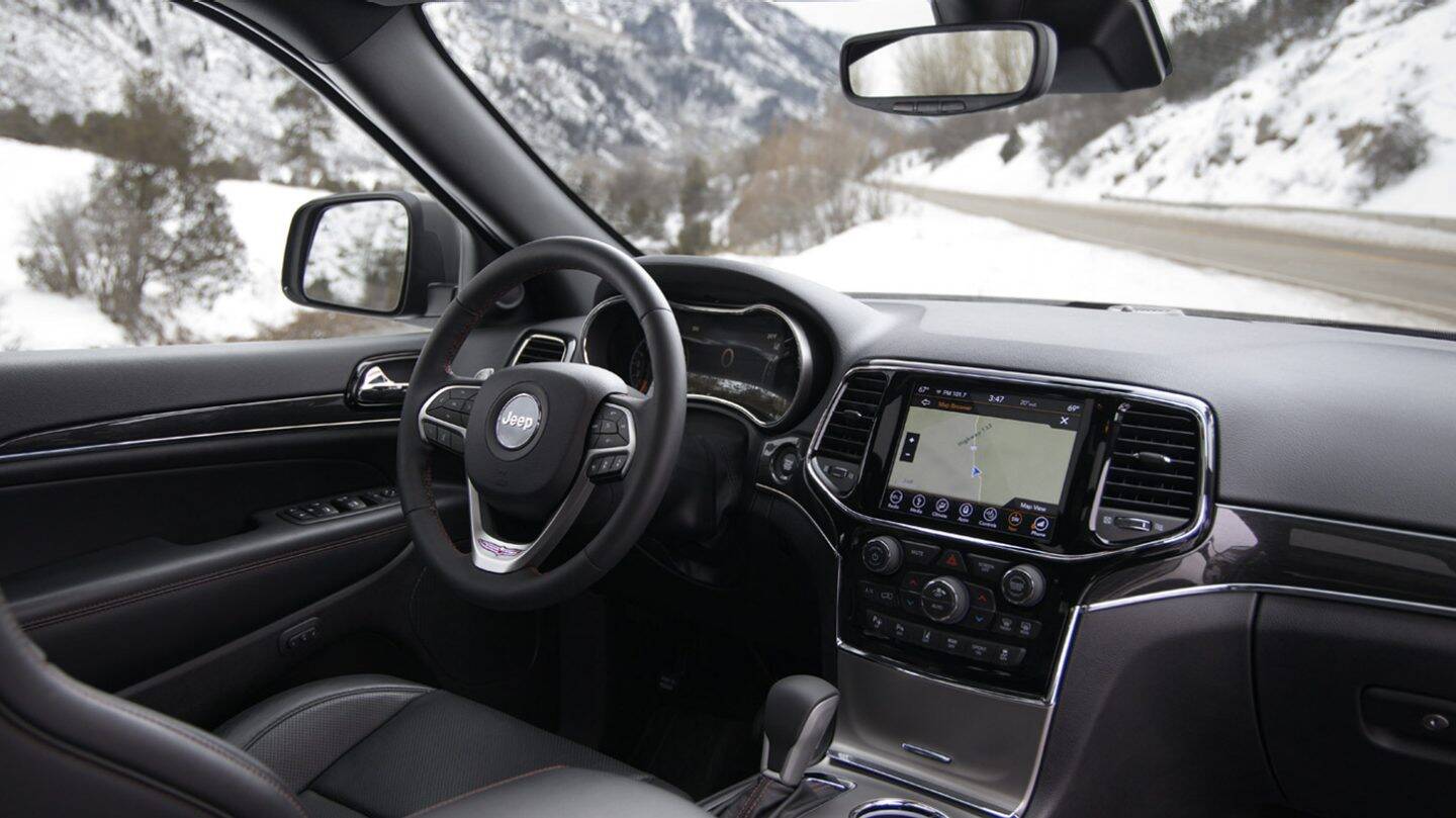 2020 Jeep Grand Cherokee Front View Dashboard Interior Picture